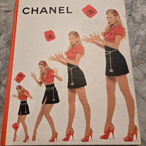 Chanel Barbie Heart Vanity Bag - Picture 11 of 12